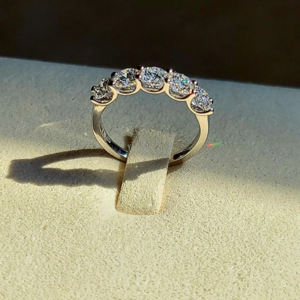 Platinum 4mm lab round diamond band